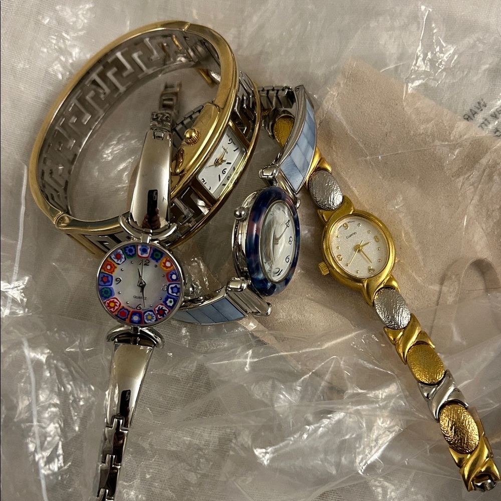 Vintage  AVON  Earrings - Bracelet Watch Band 8 pcs 
4 watches
4 earrings